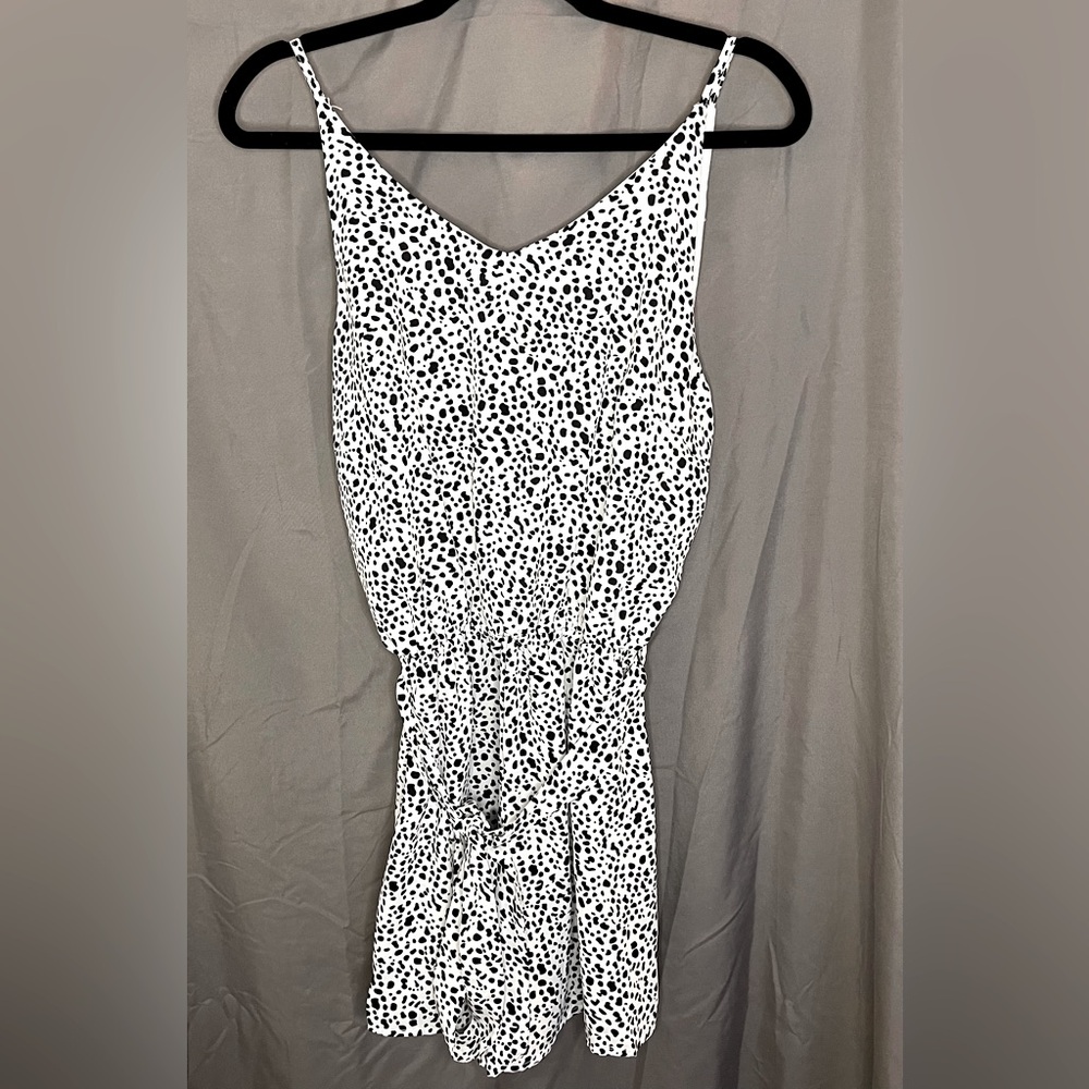 She + Sky women’s spaghetti strap romper NWOT